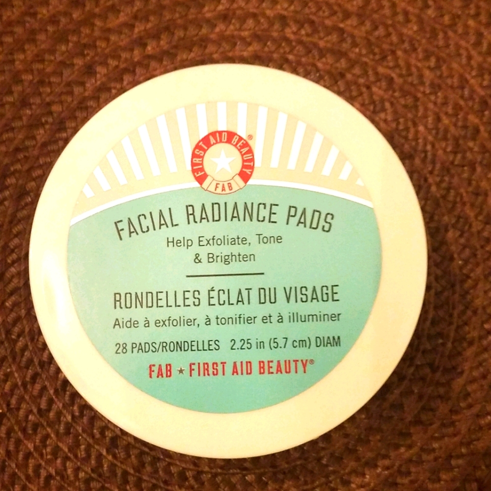 First Aid Beauty FAB Facial Radiance Pads